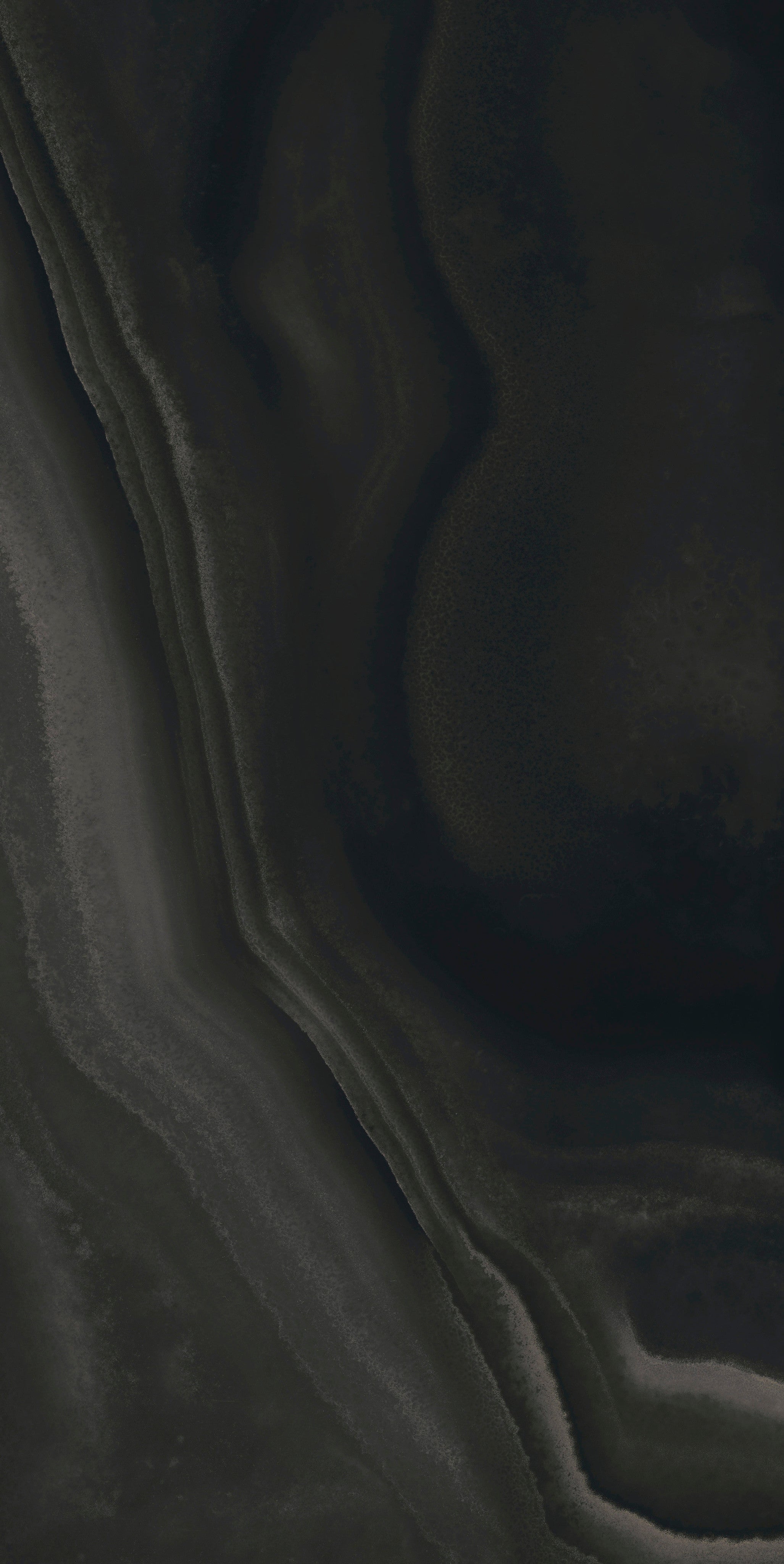 Eccentric Luxe - Smoky black