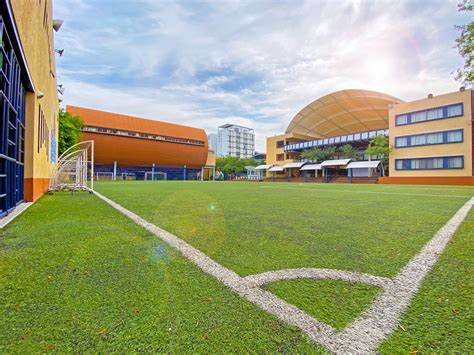 Colegio Brillamont  | Pisos de Caucho - Interni México